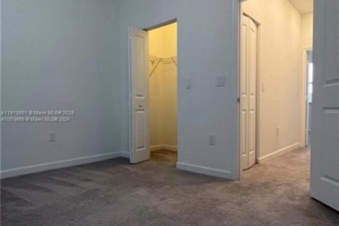 Купить таунхаус в Майами, Флорида 3 спальни, 122.63м2, № 1966885 - фото 10