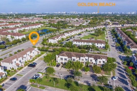 Купить таунхаус в Майами, Флорида 3 спальни, 122.63м2, № 1966885 - фото 20