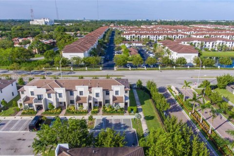 Купить таунхаус в Майами, Флорида 3 спальни, 122.63м2, № 1966885 - фото 18