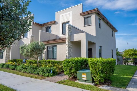 Купить таунхаус в Майами, Флорида 3 спальни, 122.63м2, № 1966885 - фото 1