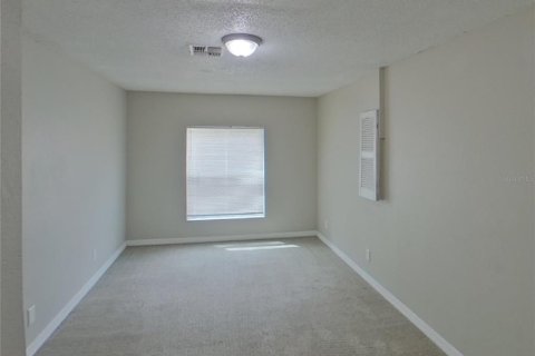 Casa en alquiler en Brandon, Florida, 4 dormitorios, 131.55 m2 № 1910922 - foto 9