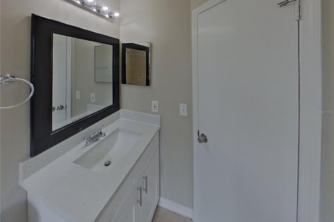 Casa en alquiler en Brandon, Florida, 4 dormitorios, 131.55 m2 № 1910922 - foto 15