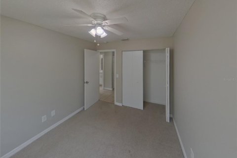 Casa en alquiler en Brandon, Florida, 4 dormitorios, 131.55 m2 № 1910922 - foto 11