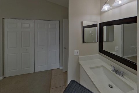 Casa en alquiler en Brandon, Florida, 4 dormitorios, 131.55 m2 № 1910922 - foto 8