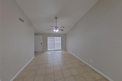 Casa en alquiler en Brandon, Florida, 4 dormitorios, 131.55 m2 № 1910922 - foto 3