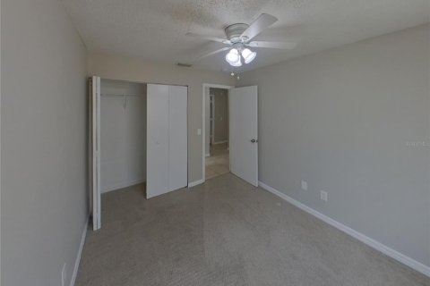 Casa en alquiler en Brandon, Florida, 4 dormitorios, 131.55 m2 № 1910922 - foto 13