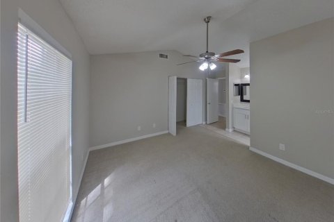 Casa en alquiler en Brandon, Florida, 4 dormitorios, 131.55 m2 № 1910922 - foto 6