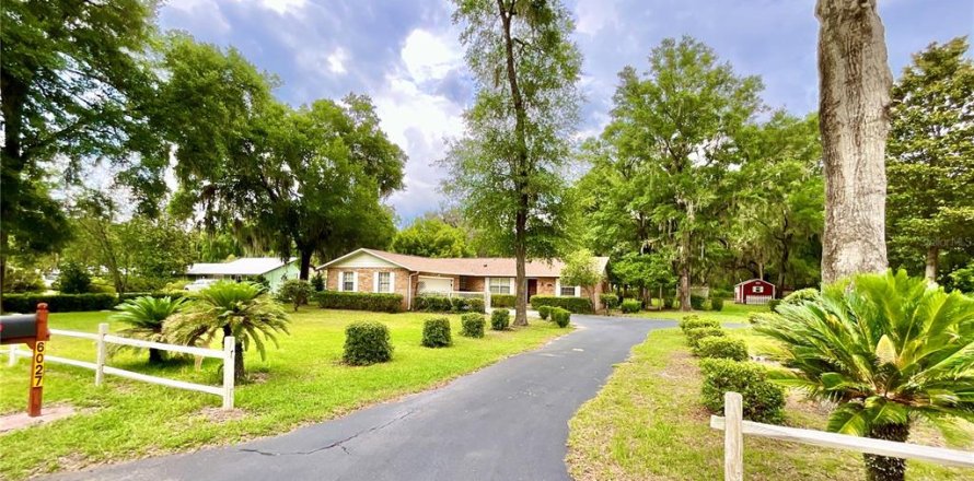Villa ou maison à Melrose, Floride 3 chambres, 162.86 m2 № 1771702