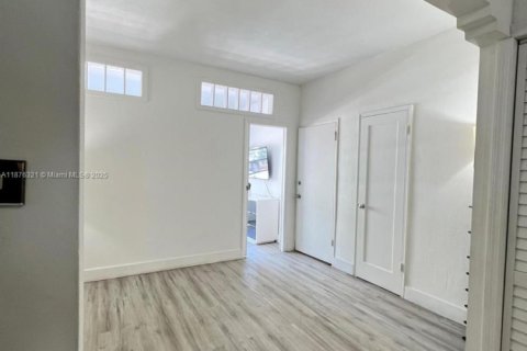 Copropriété à vendre à Miami Beach, Floride: 45.52 m2 № 1946484 - photo 9