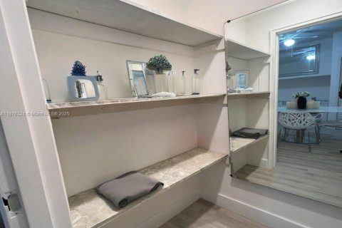 Copropriété à vendre à Miami Beach, Floride: 45.52 m2 № 1946484 - photo 14