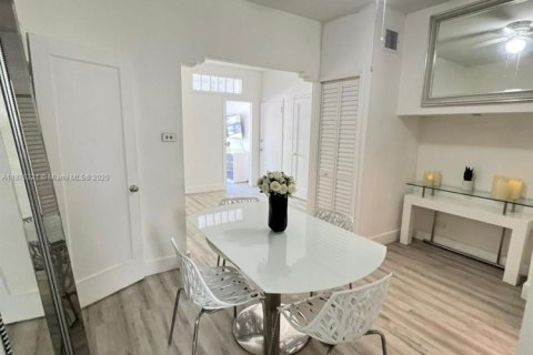 Copropriété à vendre à Miami Beach, Floride: 45.52 m2 № 1946484 - photo 4