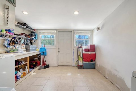 House in Sarasota, Florida 4 bedrooms, 179.67 sq.m. № 1770893 - photo 14