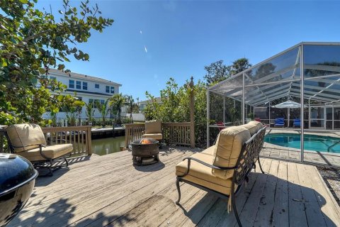 House in Sarasota, Florida 4 bedrooms, 179.67 sq.m. № 1770893 - photo 23
