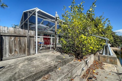 House in Sarasota, Florida 4 bedrooms, 179.67 sq.m. № 1770893 - photo 27