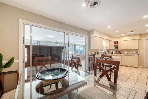House in Sarasota, Florida 4 bedrooms, 179.67 sq.m. № 1770893 - photo 8