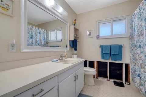 House in Sarasota, Florida 4 bedrooms, 179.67 sq.m. № 1770893 - photo 13