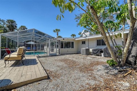 House in Sarasota, Florida 4 bedrooms, 179.67 sq.m. № 1770893 - photo 24
