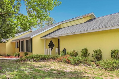 House in Lecanto, Florida 2 bedrooms, 149.29 sq.m. № 2196082 - photo 3