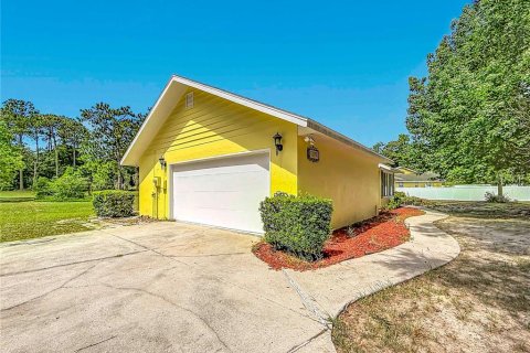 House in Lecanto, Florida 2 bedrooms, 149.29 sq.m. № 2196082 - photo 5