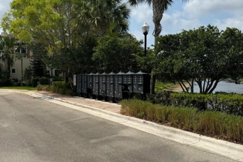 Adosado en alquiler en Sunrise, Florida, 2 dormitorios, 134.15 m2 № 1155495 - foto 1