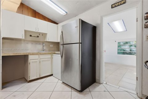 Casa en venta en North Miami Beach, Florida, 2 dormitorios, 116.5 m2 № 2056411 - foto 3