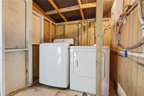 Casa en venta en North Miami Beach, Florida, 2 dormitorios, 116.5 m2 № 2056411 - foto 9