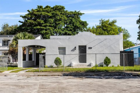 Propiedad comercial en venta en Miami, Florida, 188.87 m2 № 1925557 - foto 6