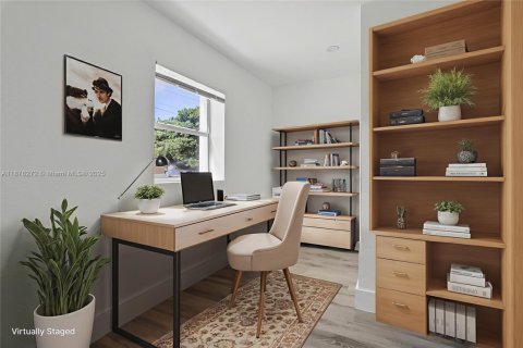 Propiedad comercial en venta en Miami, Florida, 188.87 m2 № 1925557 - foto 24