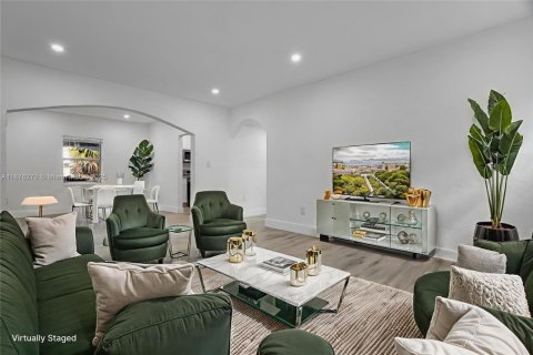 Propiedad comercial en venta en Miami, Florida, 188.87 m2 № 1925557 - foto 28