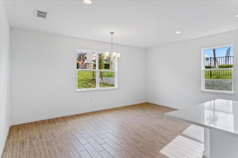 House in Apopka, Florida 4 bedrooms, 253.62 sq.m. № 1761905 - photo 9