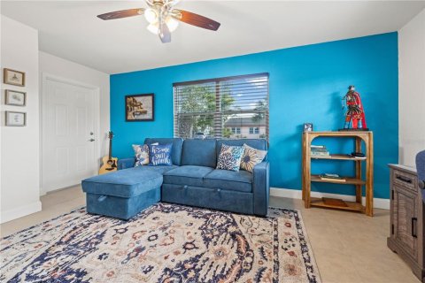 House in Englewood, Florida 3 bedrooms, 111.3 sq.m. № 1609568 - photo 24