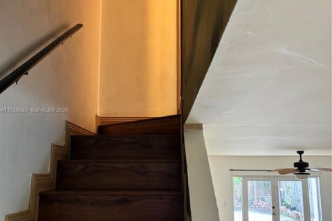 Adosado en venta en North Miami, Florida, 3 dormitorios, 152.36 m2 № 1986007 - foto 4