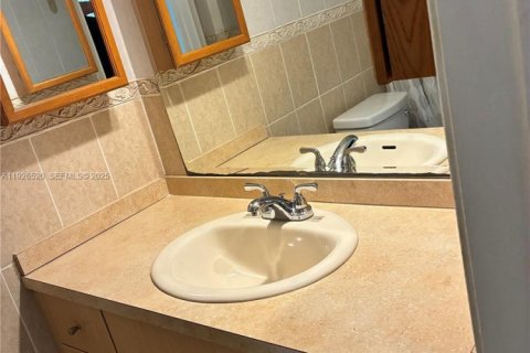 Adosado en venta en North Miami, Florida, 3 dormitorios, 152.36 m2 № 1986007 - foto 12