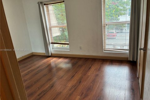 Adosado en venta en North Miami, Florida, 3 dormitorios, 152.36 m2 № 1986007 - foto 10