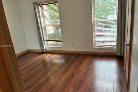Adosado en venta en North Miami, Florida, 3 dormitorios, 152.36 m2 № 1986007 - foto 11