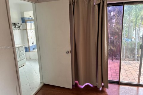 Adosado en venta en North Miami, Florida, 3 dormitorios, 152.36 m2 № 1986007 - foto 8