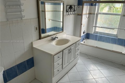 Adosado en venta en North Miami, Florida, 3 dormitorios, 152.36 m2 № 1986007 - foto 9