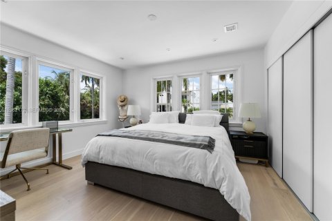 Villa ou maison à louer à Miami, Floride: 4 chambres, 272.02 m2 № 2024840 - photo 18