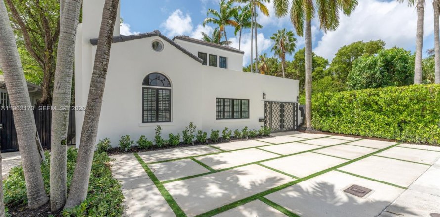 Villa ou maison à Miami, Floride 4 chambres, 272.02 m2 № 2024840