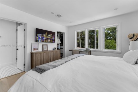 Villa ou maison à louer à Miami, Floride: 4 chambres, 272.02 m2 № 2024840 - photo 21
