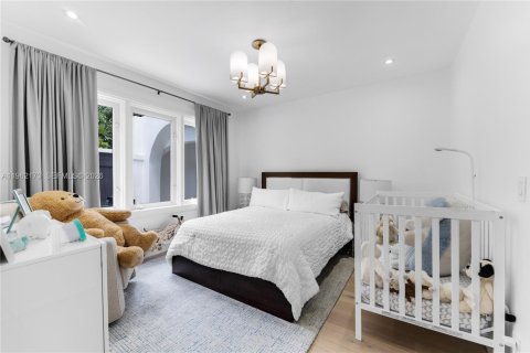 Villa ou maison à louer à Miami, Floride: 4 chambres, 272.02 m2 № 2024840 - photo 27