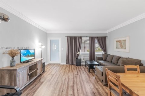 Copropriété à vendre à Hallandale Beach, Floride: 1 chambre, 45.89 m2 № 2006275 - photo 6