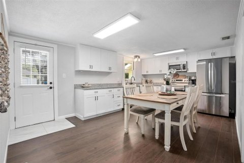Купить виллу или дом в Деланд, Флорида 5 комнат, 114.27м2, № 1761154 - фото 10