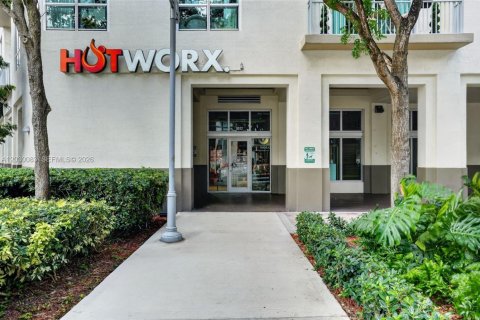 Commercial property in Miami, Florida № 2086742 - photo 22
