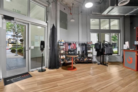 Commercial property in Miami, Florida № 2086742 - photo 2