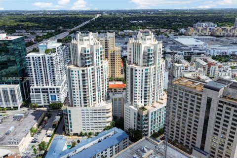 Commercial property in Miami, Florida № 2086742 - photo 25