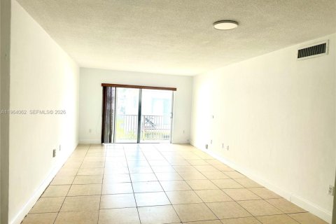 Condo in Miami, Florida, 2 bedrooms  № 2026152 - photo 27