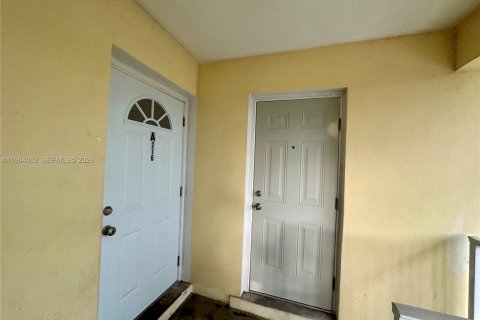 Condo in Miami, Florida, 2 bedrooms № 2026152