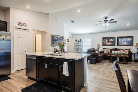 House in Winter Haven, Florida 3 bedrooms, 144.28 sq.m. № 2111085 - photo 24