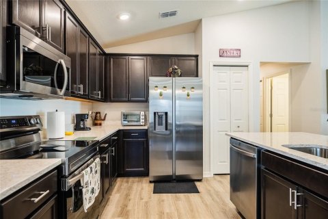 House in Winter Haven, Florida 3 bedrooms, 144.28 sq.m. № 2111085 - photo 8